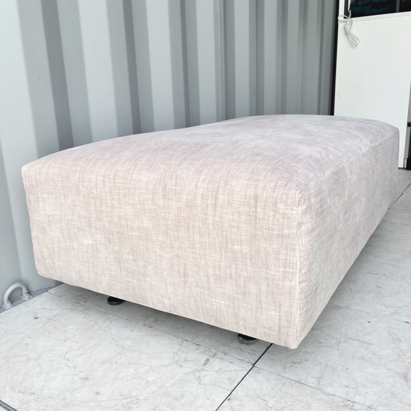 取付無料！ボーコンセプト ハンプトン プーフ ファブリックオットマン