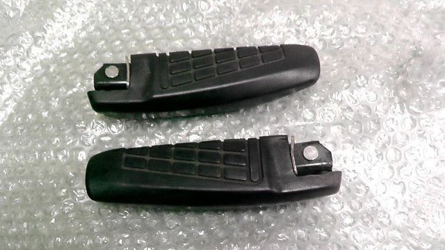 313317　トリシティ１２５　ＳＥ８２Ｊ　アルミステップカバー