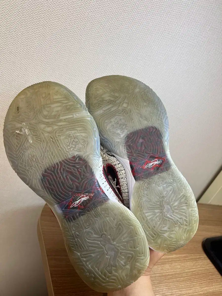 275 バスケットシューズ