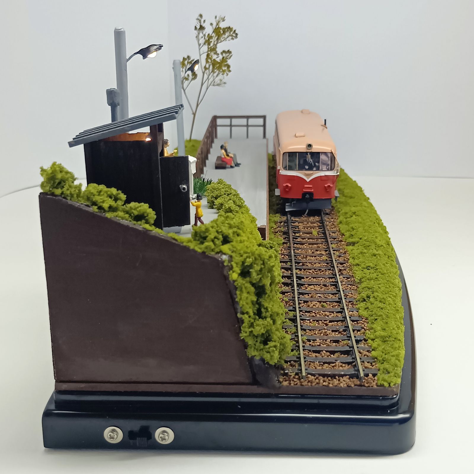 鉄道模型 HOゲージ ジオラマ 車両展示台 無人駅2