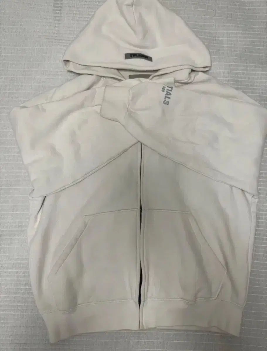 エッセンシャル ジップアップパーカー フード付き 20ss