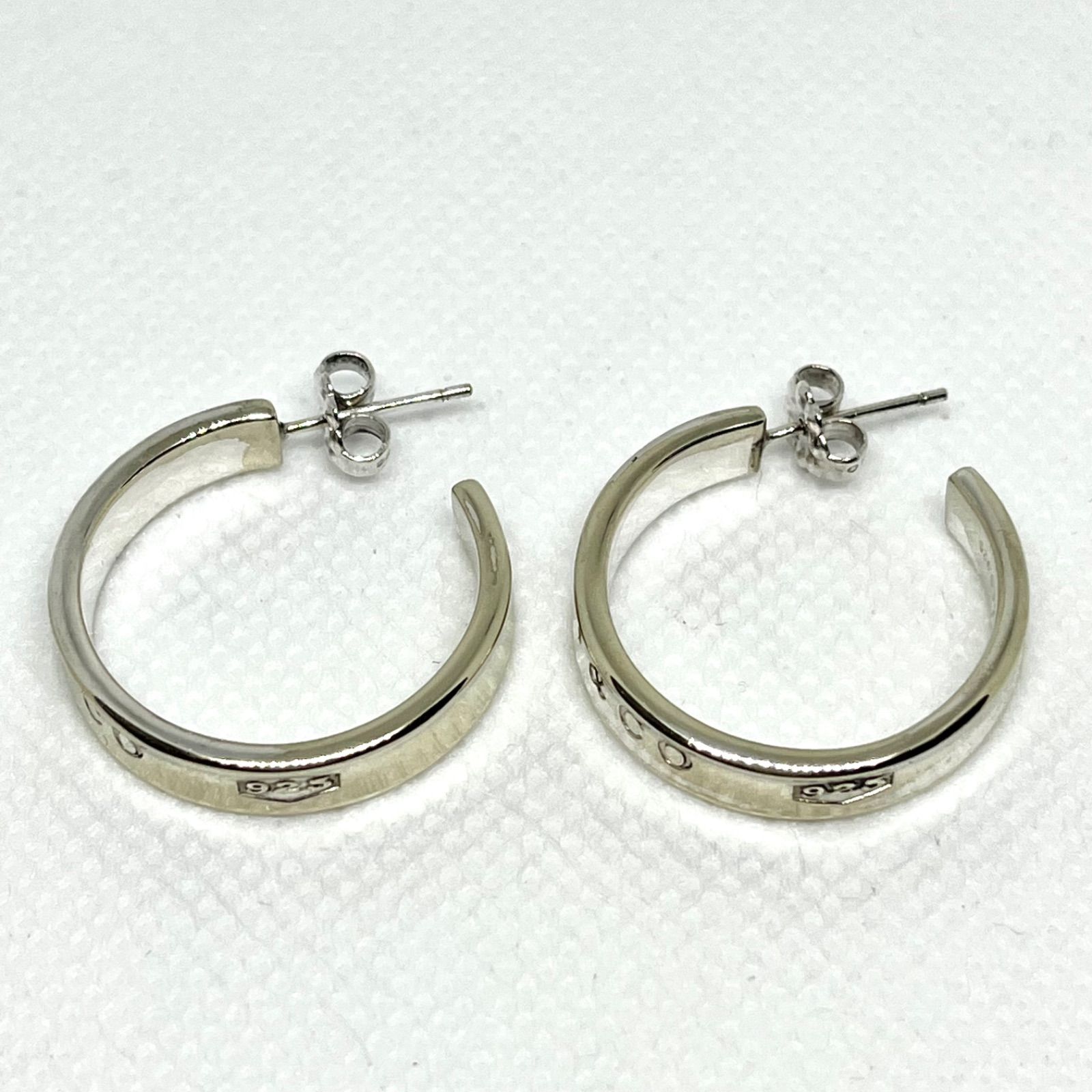 【Tiffany】1837TMフープピアス スモール(片耳)ポーチ付き Tiffany】1837TMフープピアス （スモール）ポーチ付き メンズ