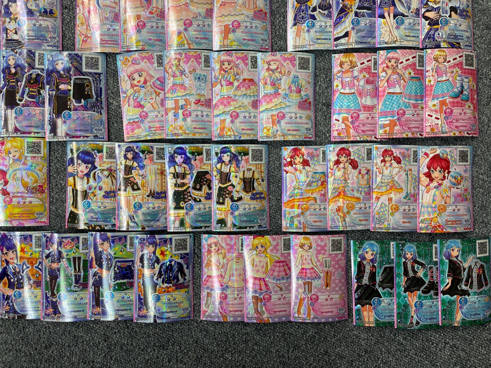 アイカツ　カード　120枚程度　大量　まとめ売り アイカツカード 約120枚セット - メルカリ