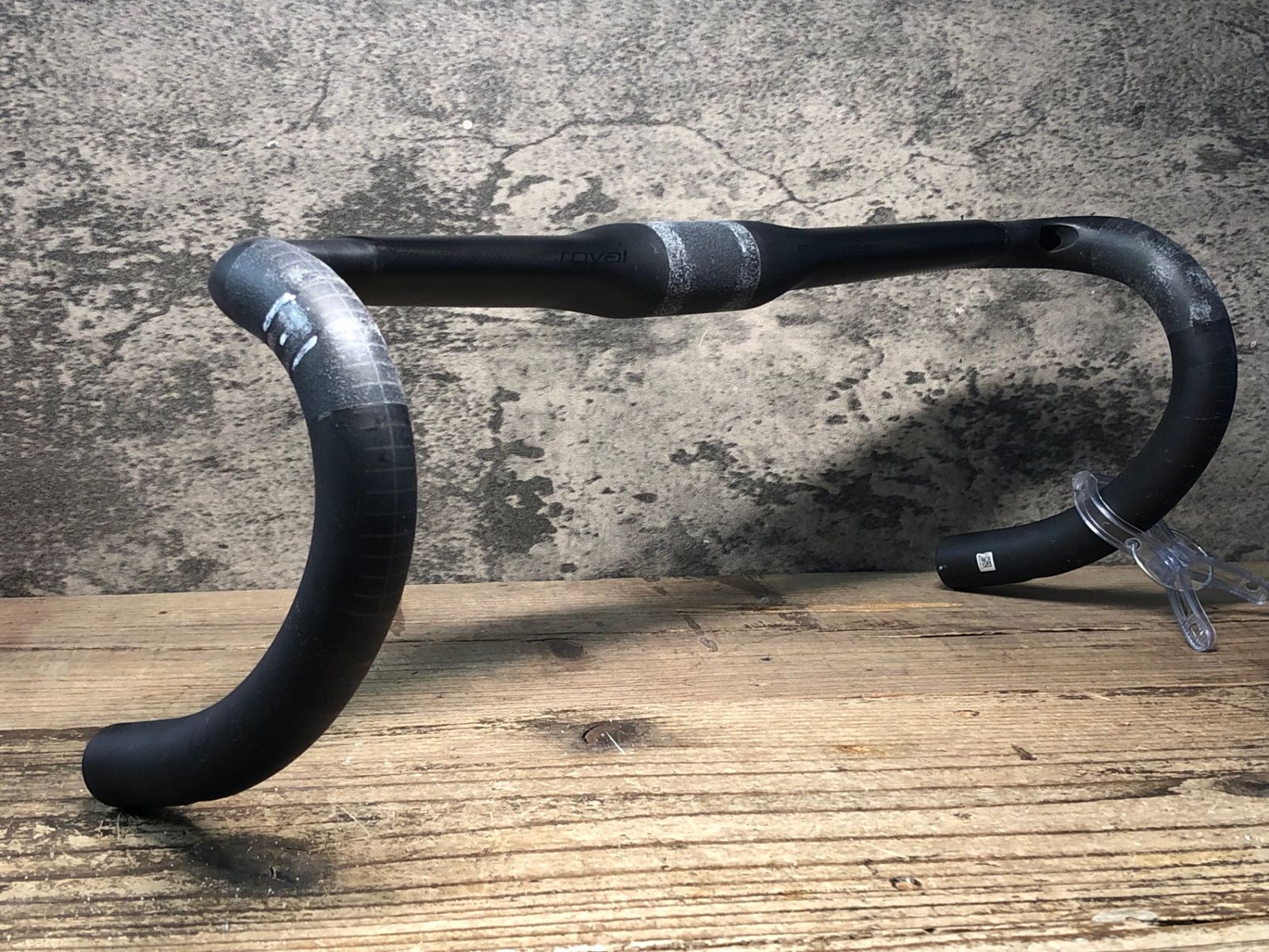 JN136 ロヴァール ROVAL RAPIDE Road Bar カーボン ドロップハンドル ブラケットC-C400mm Φ31.8 マーカー痕