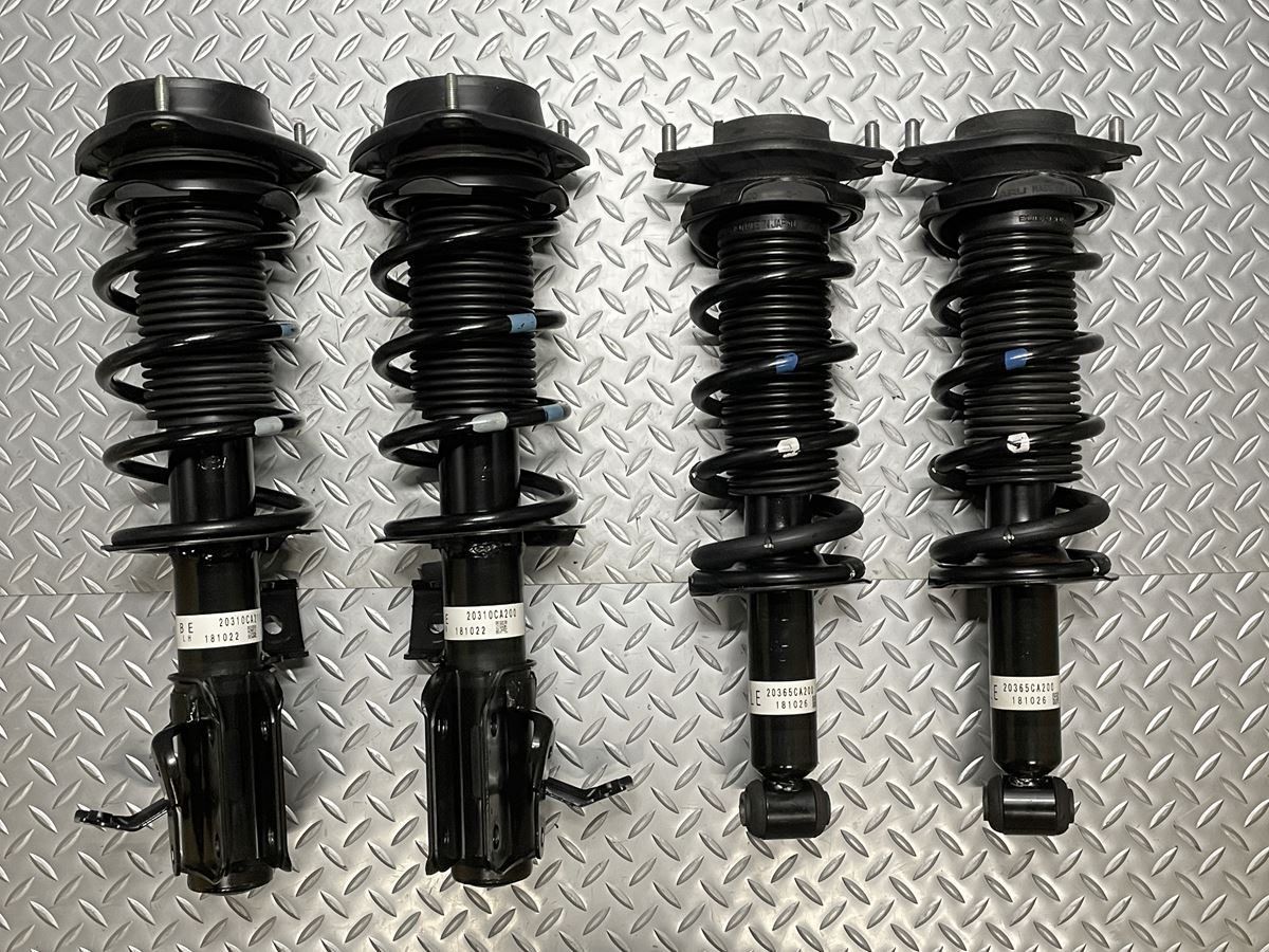 送料無料【新車外し】GR86 ZN8 RZ 純正 サスペンションキット 前後 送料無料【新車外し】GR86 ZN8 RZ 純正 サスペンションキット