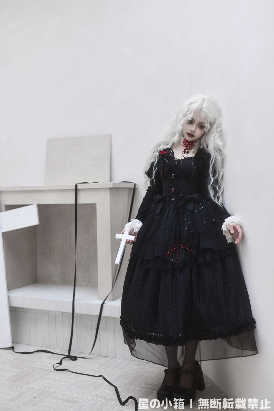 1401y 美品 オッズオネスト 花柄ゴスロリジップワンピース 黒 紫 ロング 1401y 美品 オッズオネスト 花柄ゴスロリジップワンピース 黒 紫