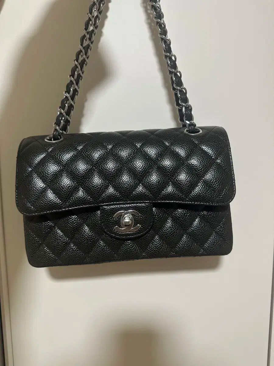 クラシック スモール ブラック キャビア シルバー金具