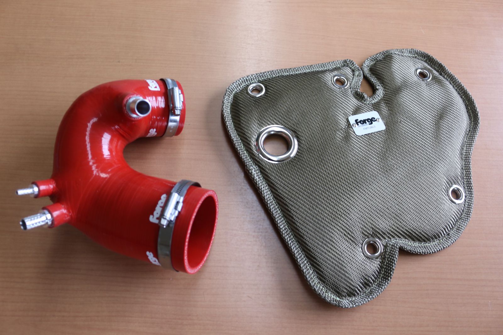 FORGEMOTORSPORT ABARTH 595 GARRETT AIR INTAKEHOSE RED & TURBO 
