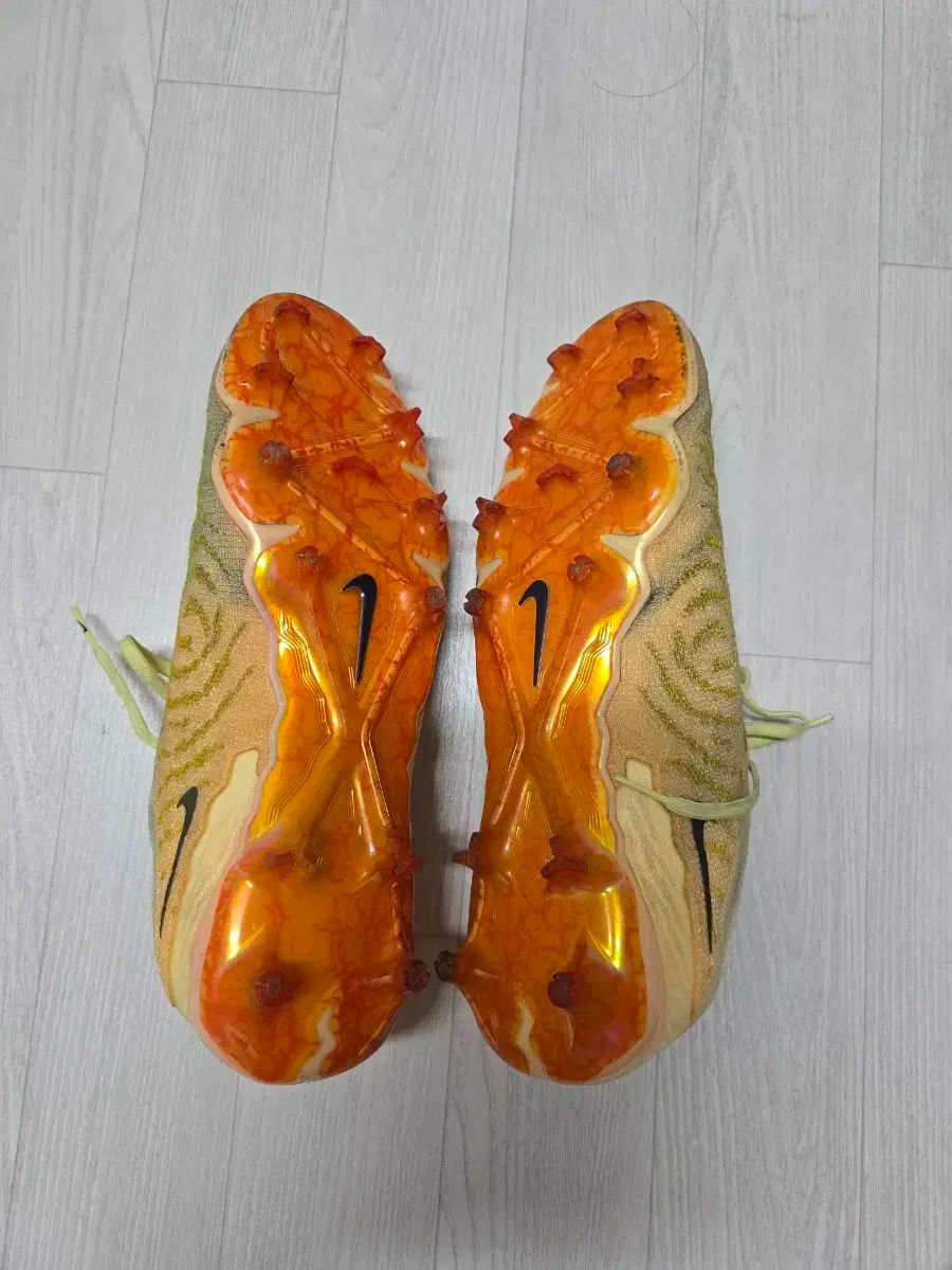 NIKE ナイキ ファントム GX ラゲッジバッグ オレンジ イエロー ボスニア製 280 サイズ 販売