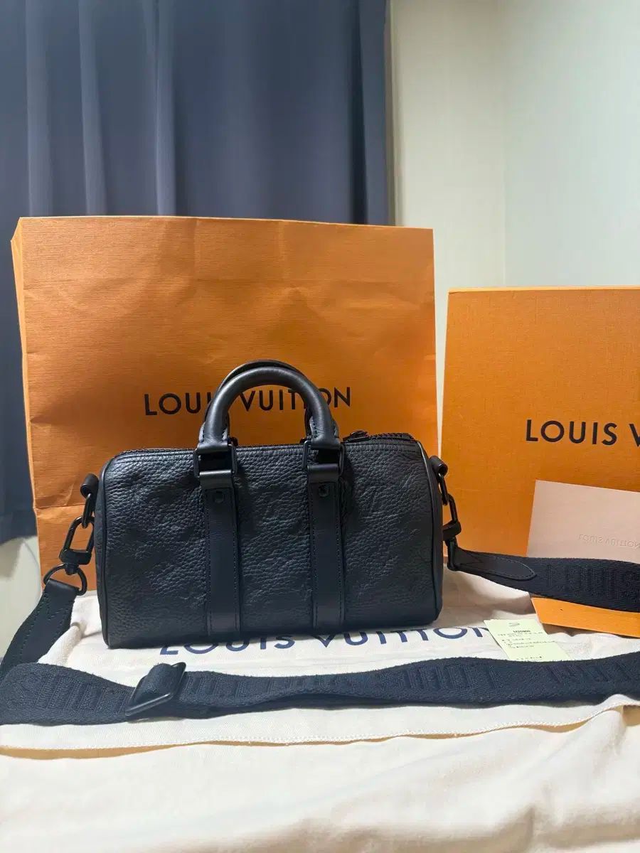 Louis Vuitton ルイヴィトン バンドリエール キーポル 25 トリヨン ブラック 完備