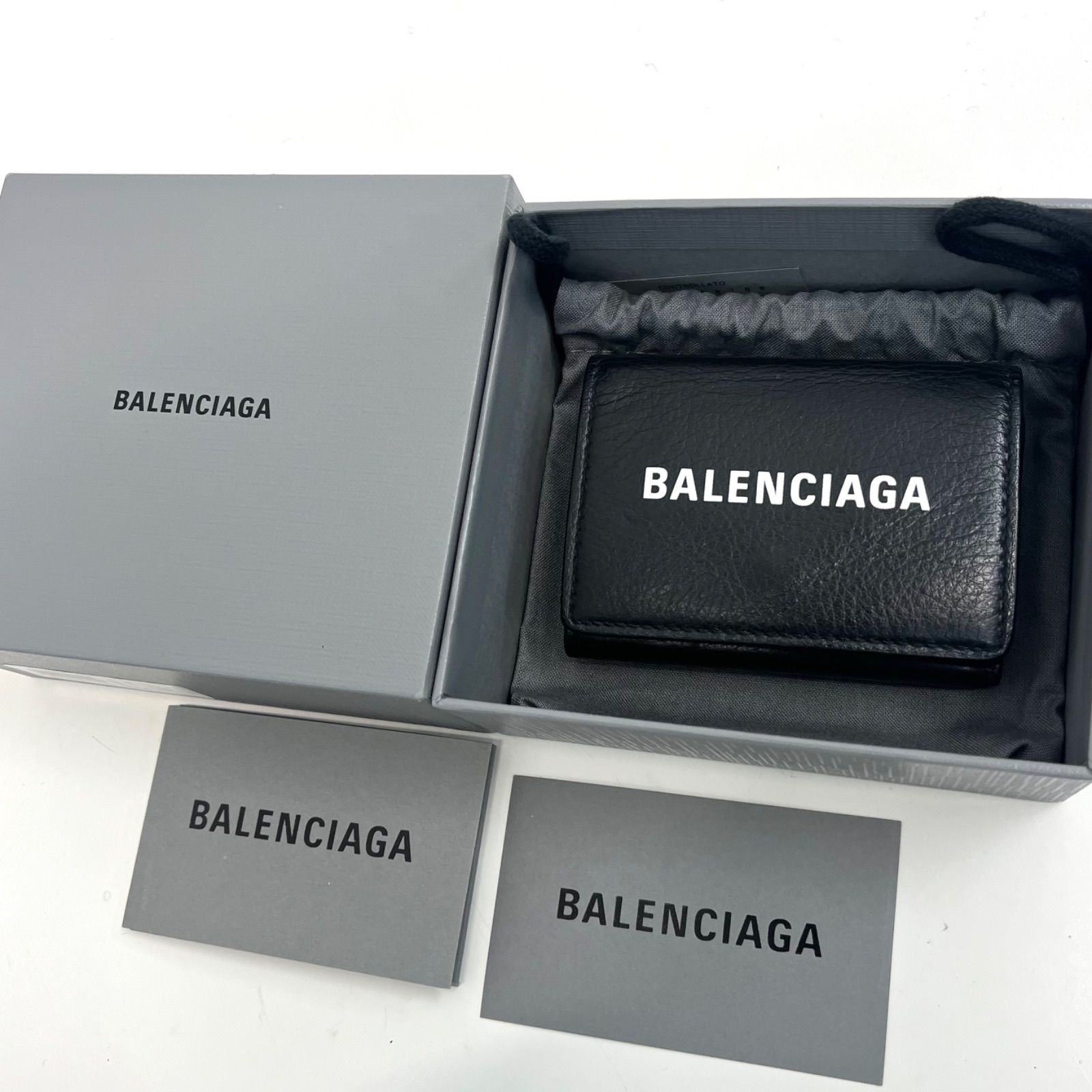 BALENCIAGA バレンシアガ コンパクトウォレット 三つ折り財布 エブリデイ ブラック 黒 ホワイト ロゴ 箱 付属品付き メンズ レディース 男女兼用モデル