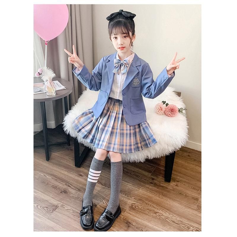 ブルー
