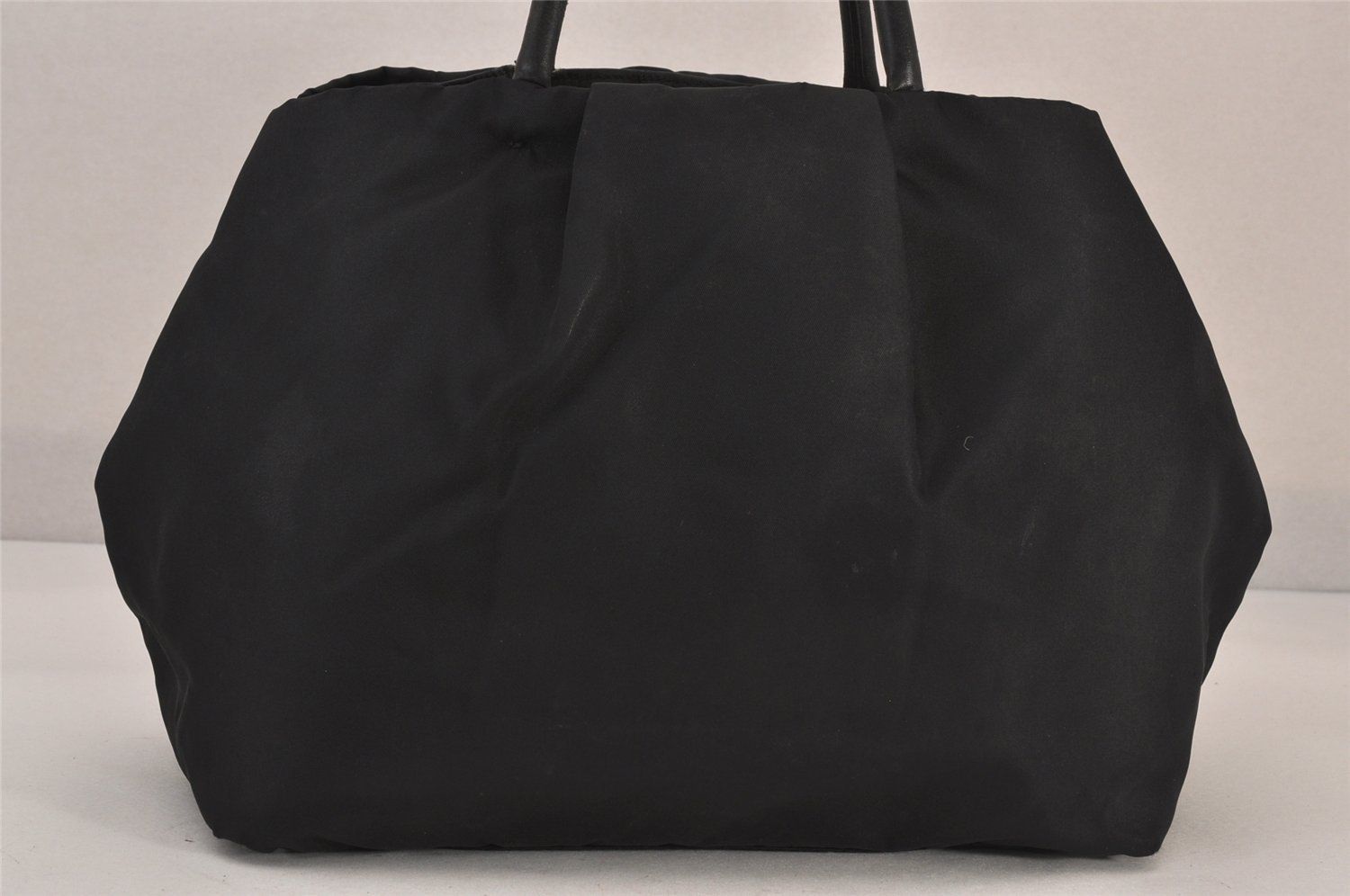 未使用に近い 極美品 PRADA フィオッコ リボン ハンドバッグ ナイロン 黒 PRADA プラダ フィオッコリボン ナイロン レザー ハンドトート