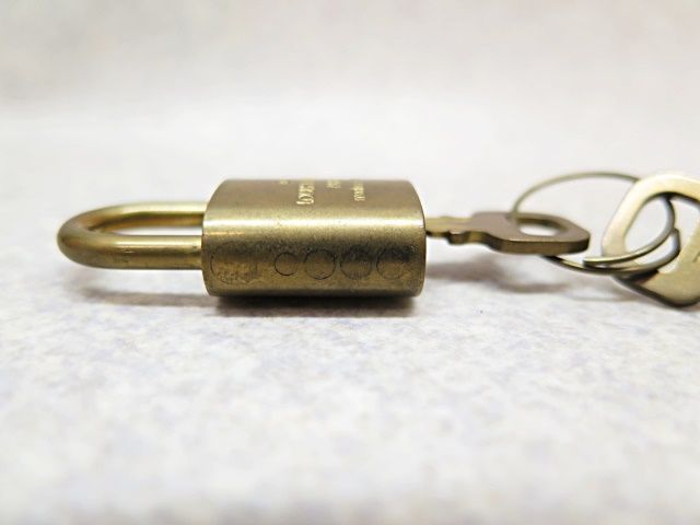 LOUIS VUITTON ルイヴィトン カデナ 南京錠 パドロック 335 鍵2本付き