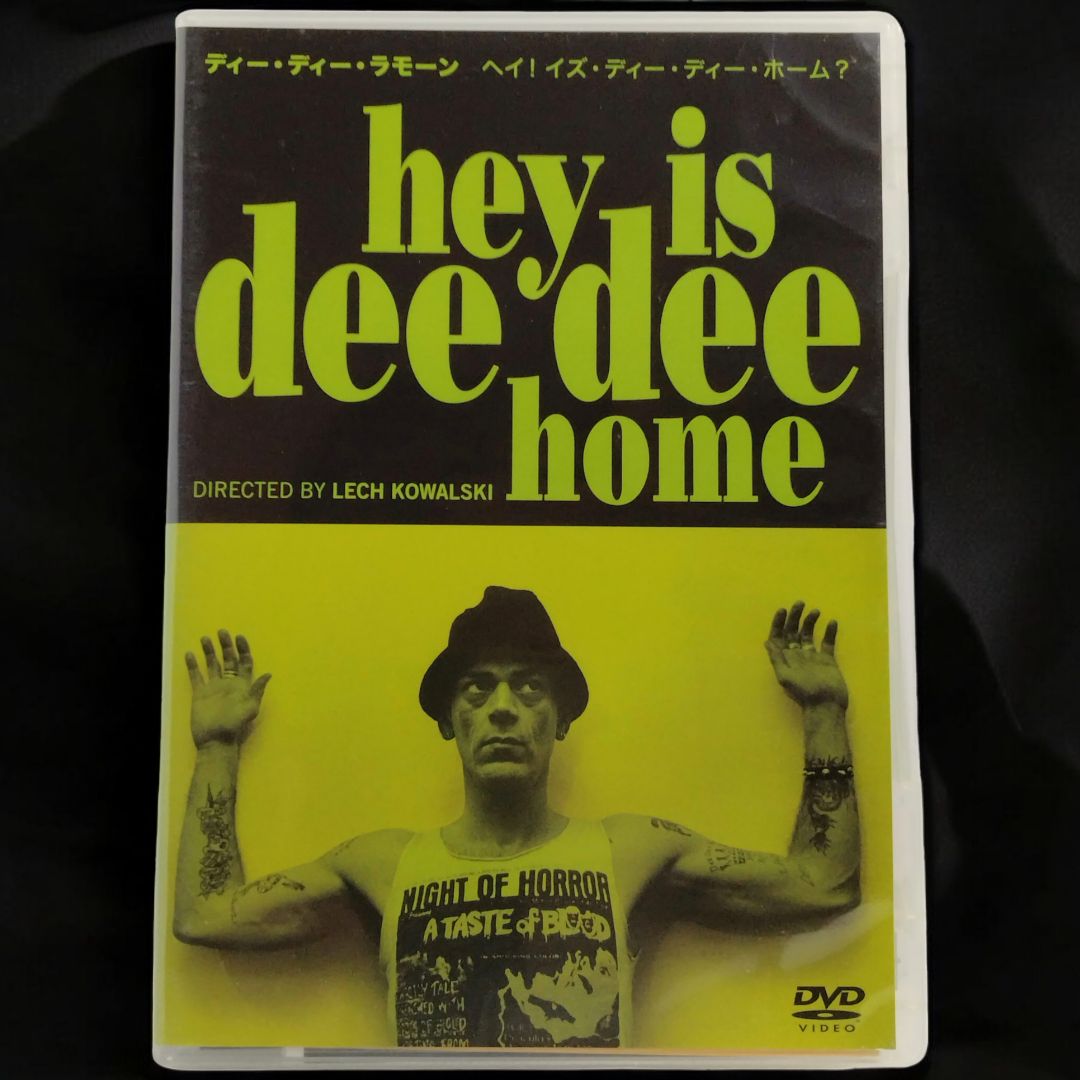 DVD 】 ディー・ディー・ラモーン / hey is dee dee home タトゥーシールu0026缶バッジu0026ポスター付き - メルカリ