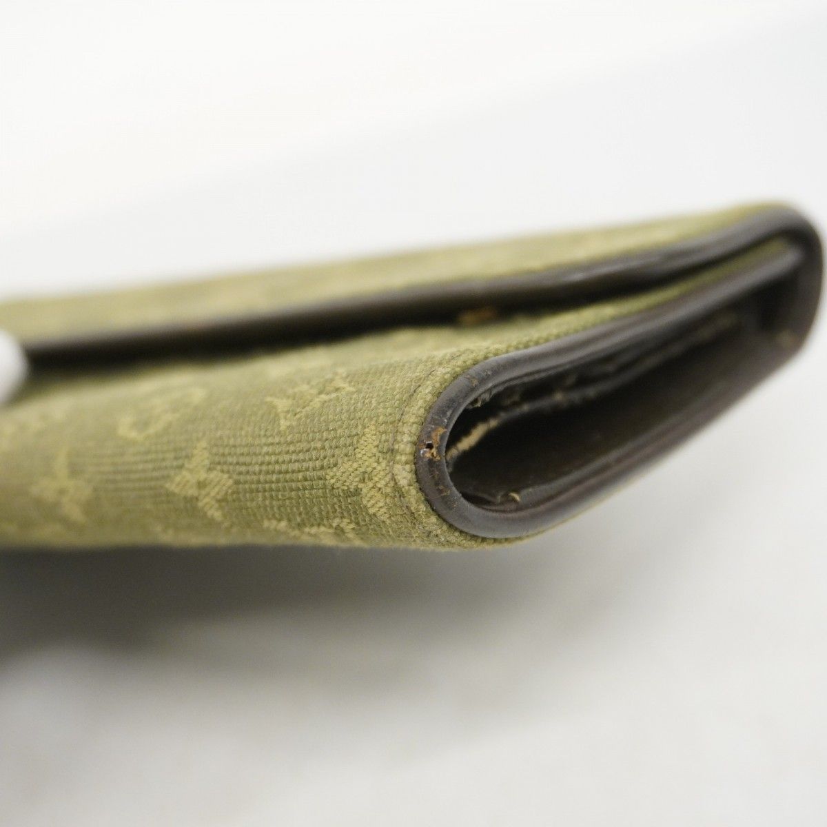 ルイヴィトン 長財布 モノグラムミニ ポルトトレゾール 革 M92243 カーキ ルイヴィトン 長財布 モノグラムミニ ポルトトレゾール 革