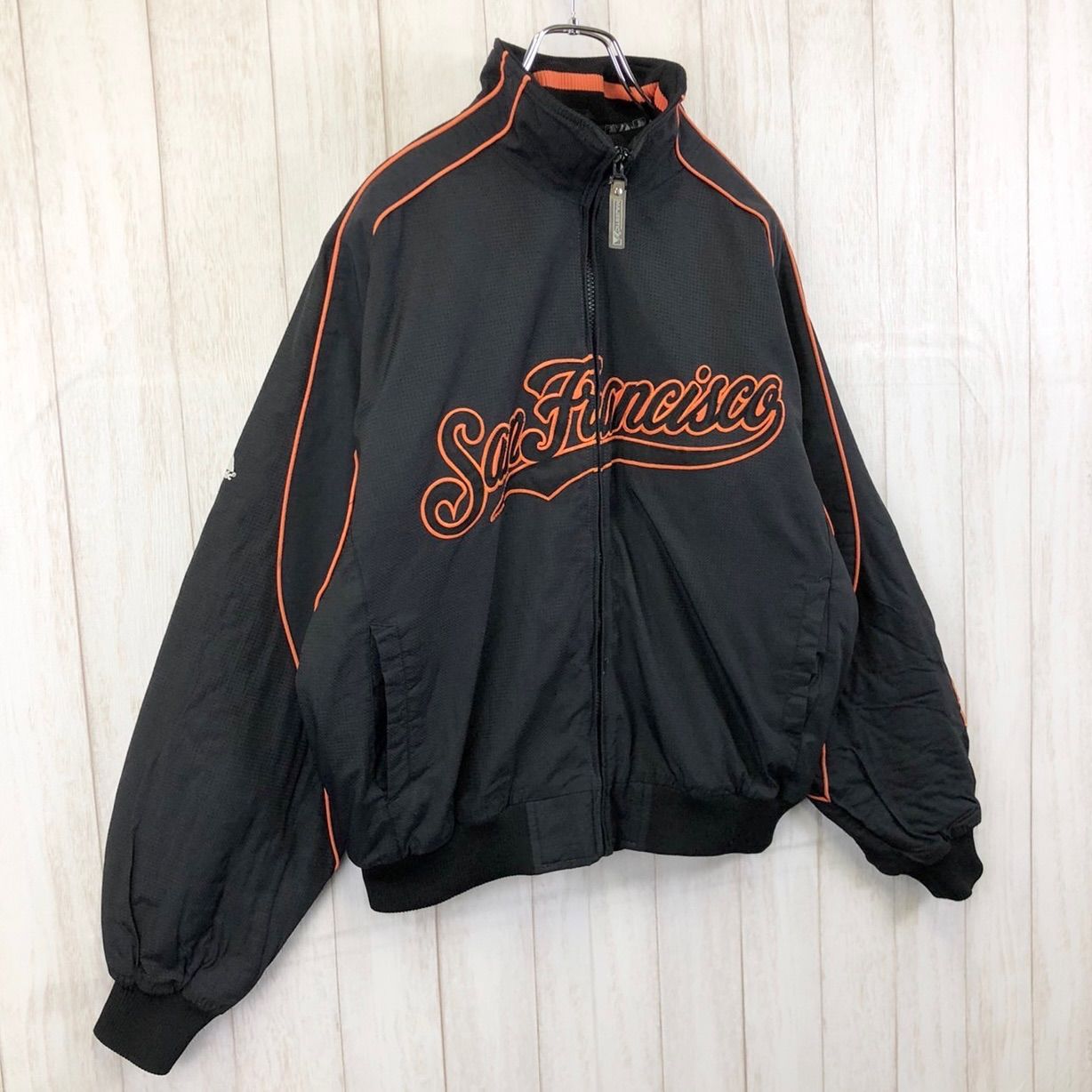 Majestic MLB Giants ジャイアンツナイロンジャケットスタジャン Majestic MLB Giants ジャイアンツナイロンジャケットスタジャン