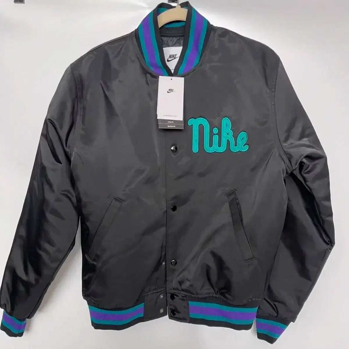 新品 Nike(ナイキ） バーシティ ダッグアウト ジャケット 出品