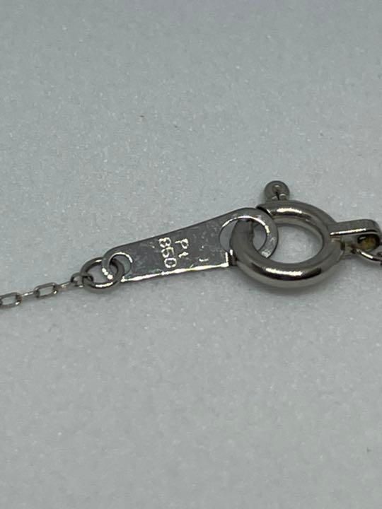 新品】Ptダイヤ0.15ctV字ペンダント - メルカリ