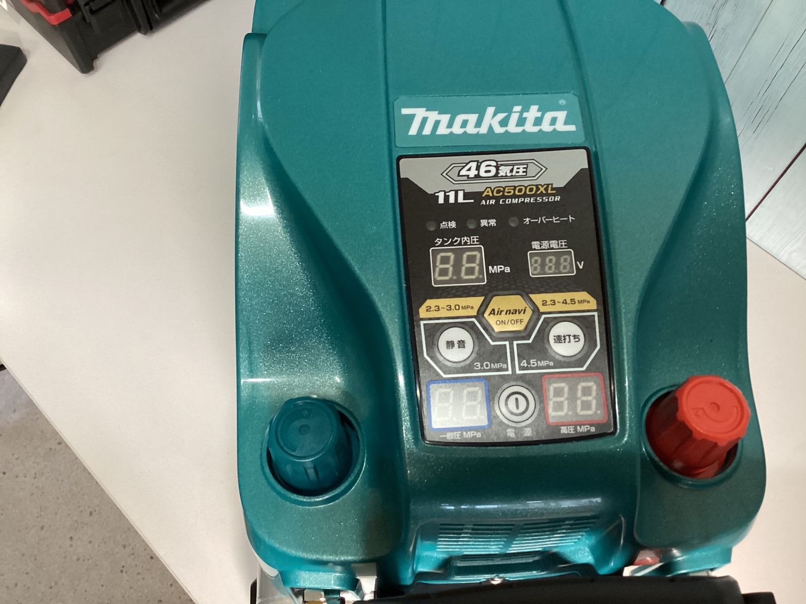 エアコンプレッサー