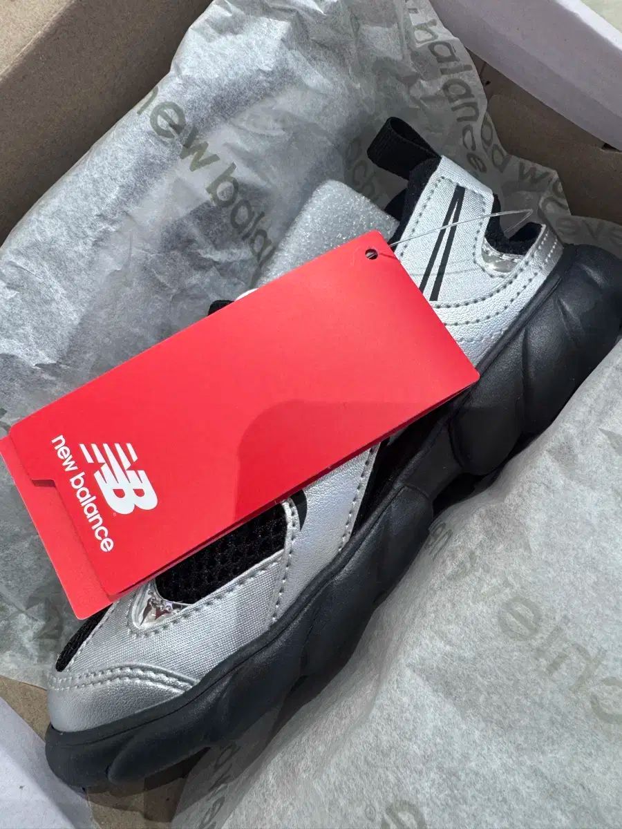 New Balance ニューバランス フリドル 200 グレー