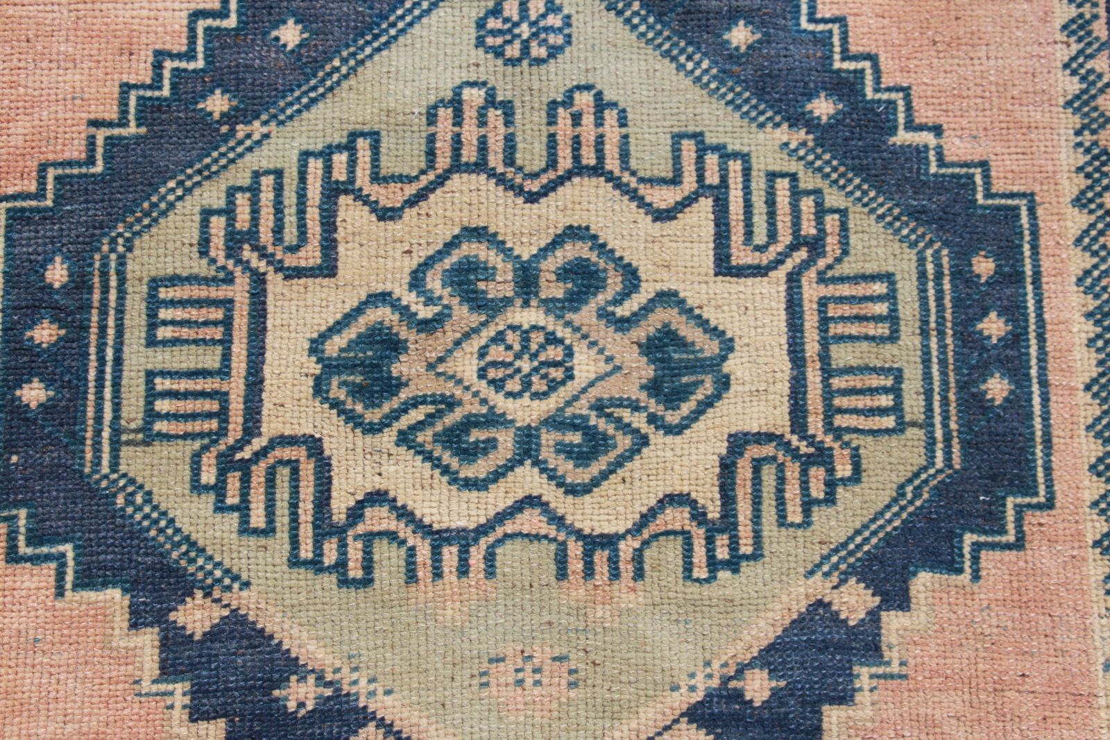 カイセリ製トルコ絨毯 手織り ラグ（素材：ウール◇サイズ：119 x 238