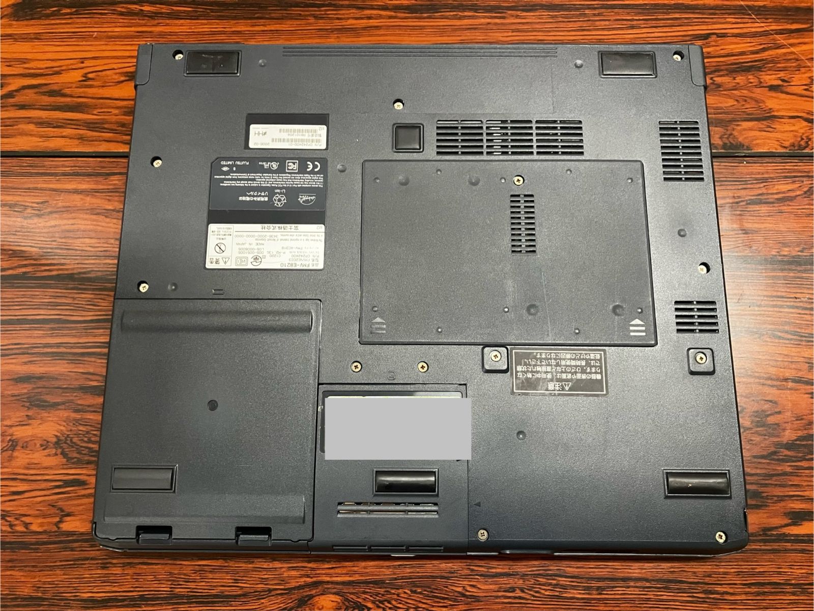 ジャンク品】FUJITSUノートブックパソコンFMVNE2EC3(FMV-E8210 ジャンク品】FUJITSUノートブックパソコンFMVNE2EC3(FMV-E8210