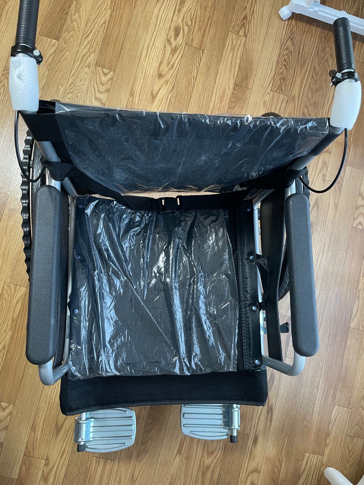 車椅子 折りたたみ 軽量アルミ製 介助ブレーキ付 ノーパンクタイヤ 自走可 WWW_KANDAIZUMI_COM