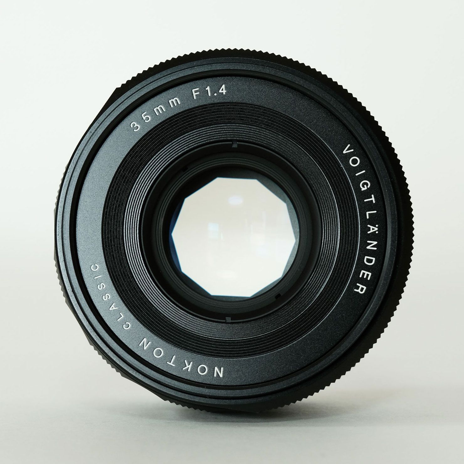 良品｜高級フィルター付] Voigtlander NOKTON classic 35mm F1.4 [ソニーE用] / SONY Eマウント /  フォクトレンダー - メルカリ