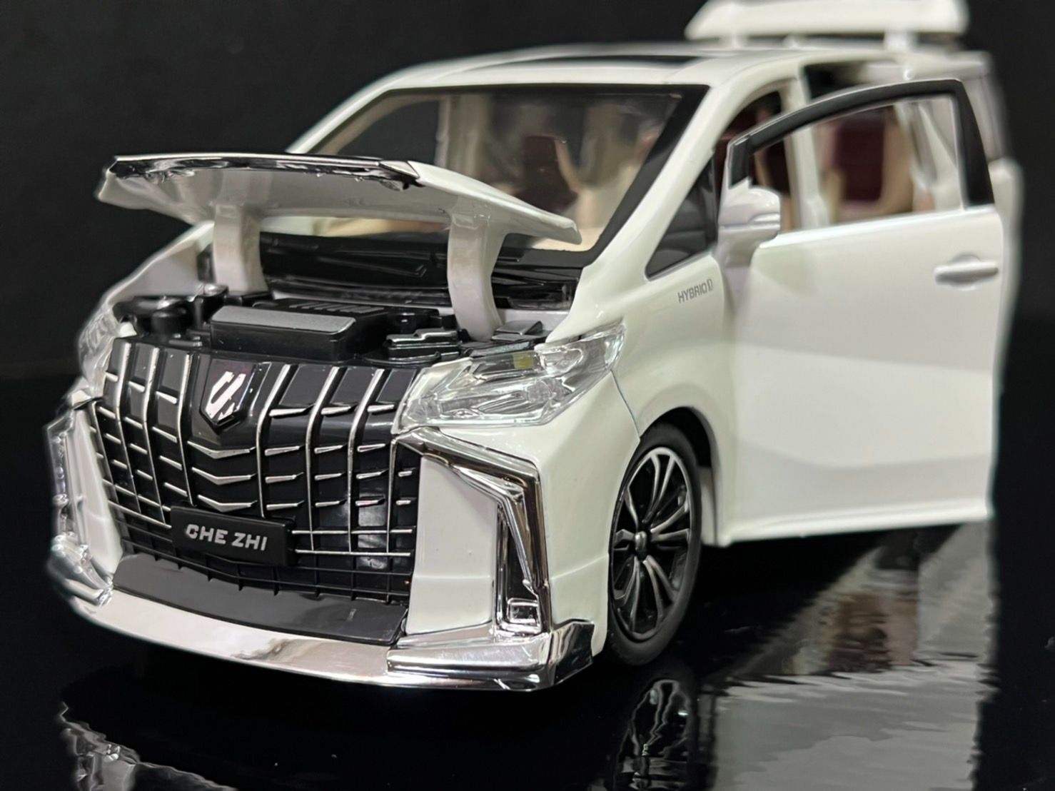 再入荷】トヨタ TOYOTA アルファード 1/24 ミニカー ホワイト