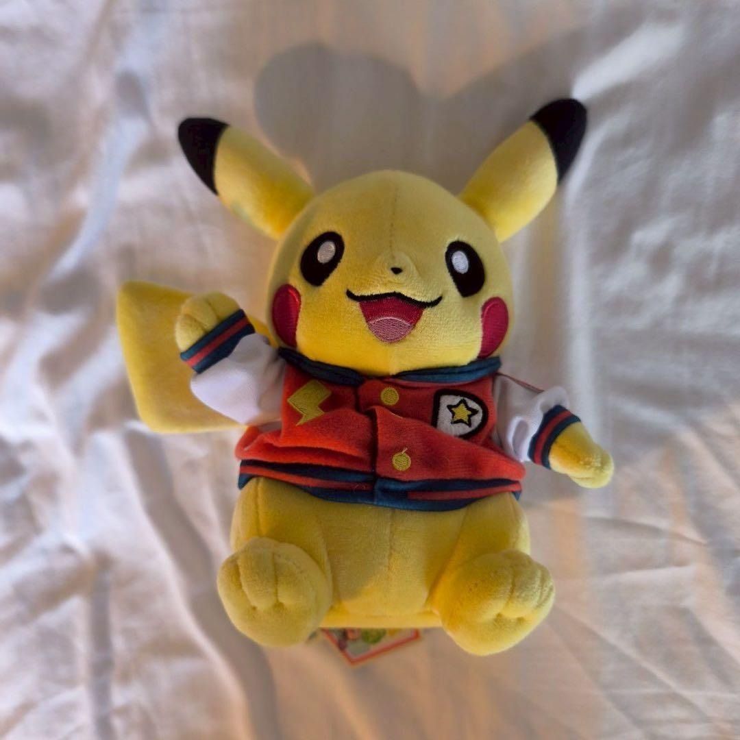 wcs 2019 ピカチュウぬいぐるみ WCS2025 ピカチュウ ぬいぐるみ - メルカリ
