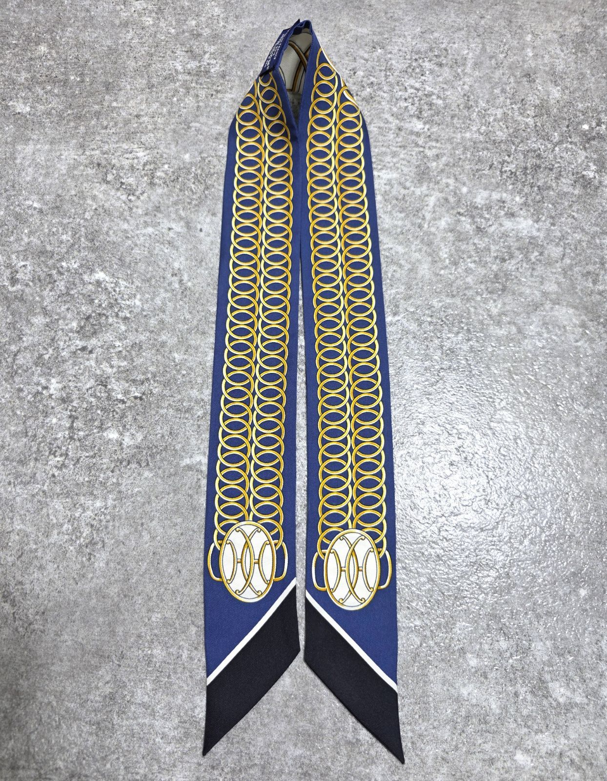 【美品！早い者勝ち！】HERMES　ツイリー リフトプロフィール ネイビー HERMES - エルメス HERMES ツイリー Lift Profile スカーフ 衣料