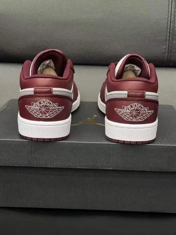 大特価?新品箱付 未使用 Nike Air Jordan 1 Low 男女兼用 AJ1