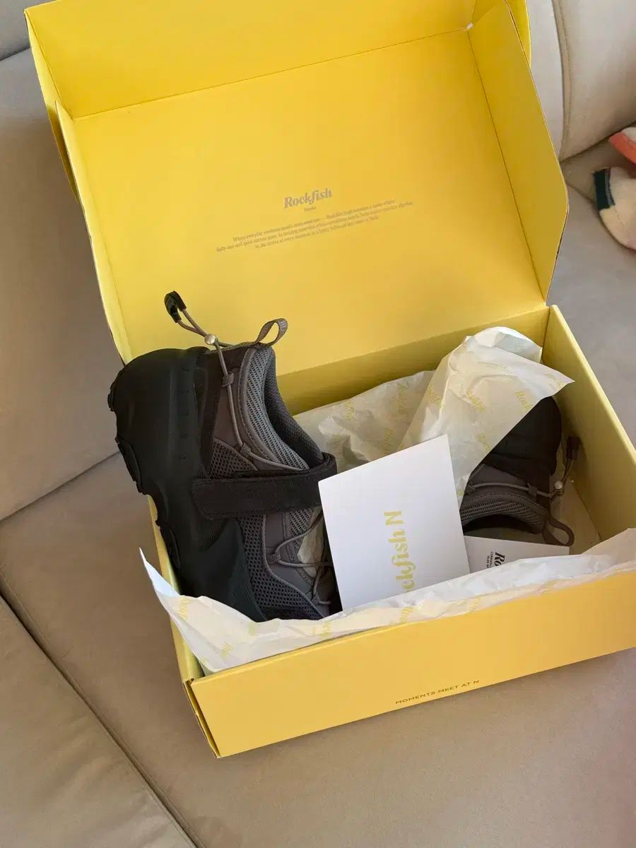 ロックフィッシュ ブリン バックル スニーカー 靴 原価 12万8千