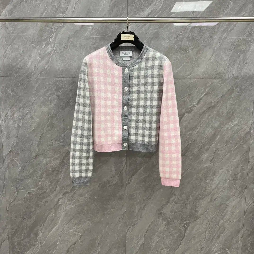 【新品未使用】約半額⭐︎THOM BROWNEレディースカーディガン　ニット　38 三越伊勢丹 | THOM BROWNE/トムブラウン_women 通販 | ニット