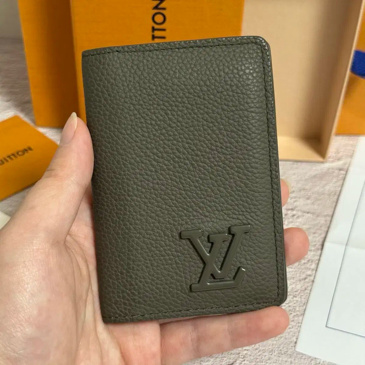 付属品完備 Louis Vuitton ルイヴィトン エアログラム オーガナイザー カードウォレット カーキ
