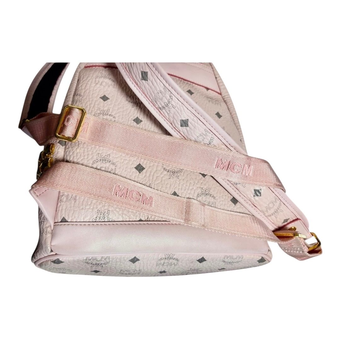 MCMリュック パウダーピンク 美品 ヴィセトス ♡ MCM リュック パウダーピンク スタッズ ヴィセトス バック