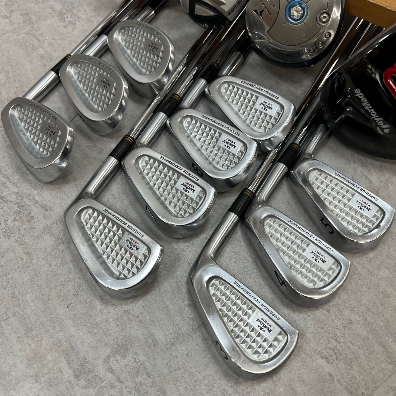TaylorMade - TaylorMade　テーラーメイド TOURSTAGE　ツアーステージ　メンズゴルフ14本セット　右利き用　キャディバッグ　初心者おすすめ　入門用 TaylorMade - TaylorMade テーラーメイド TOURSTAGE ツアー