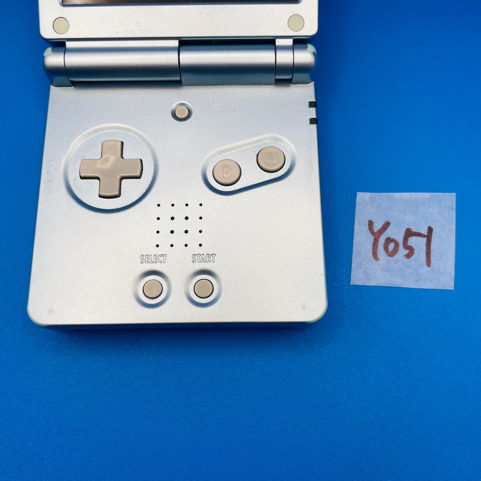 Y051