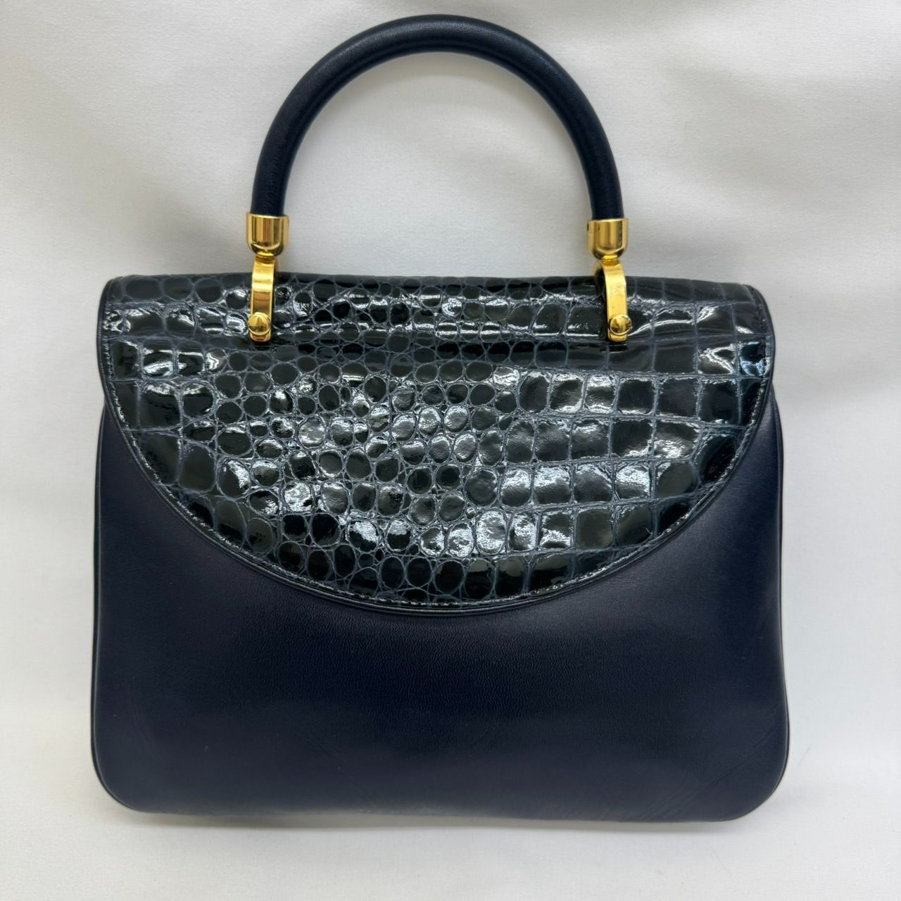 K【中古】クロコダイル柄 ハンドバッグ ブラック 黒 シンプル LA by 