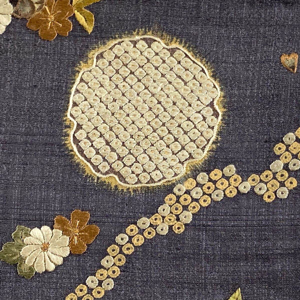 袋帯 美品 名品 紬地 雪輪 草花 刺繍 金糸 灰紫 お太鼓柄 正絹