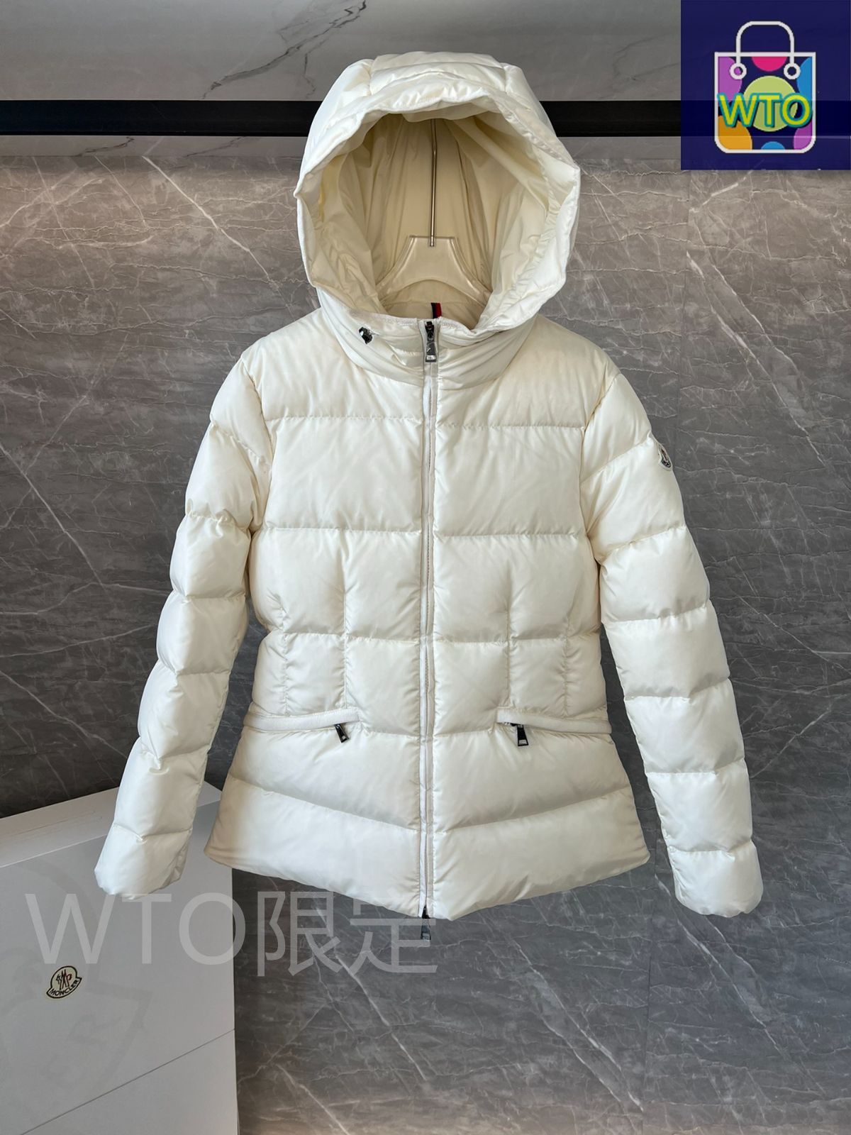 MONCLERモンクレール ミルクホワイト avoceショートレディース