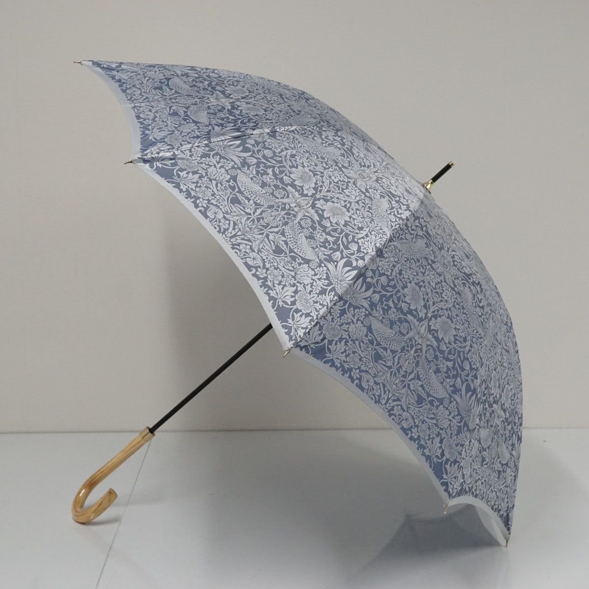 【未使用】V&A　傘　ウィリアムモリス　いちご泥棒　ジャガード織 V&A モリス いちご泥棒 ジャカード生地晴雨兼用傘 折りたたみ傘