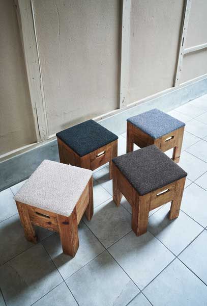 天然木（パイン古材）のスタッキングスツール（W36×D36×H41cm