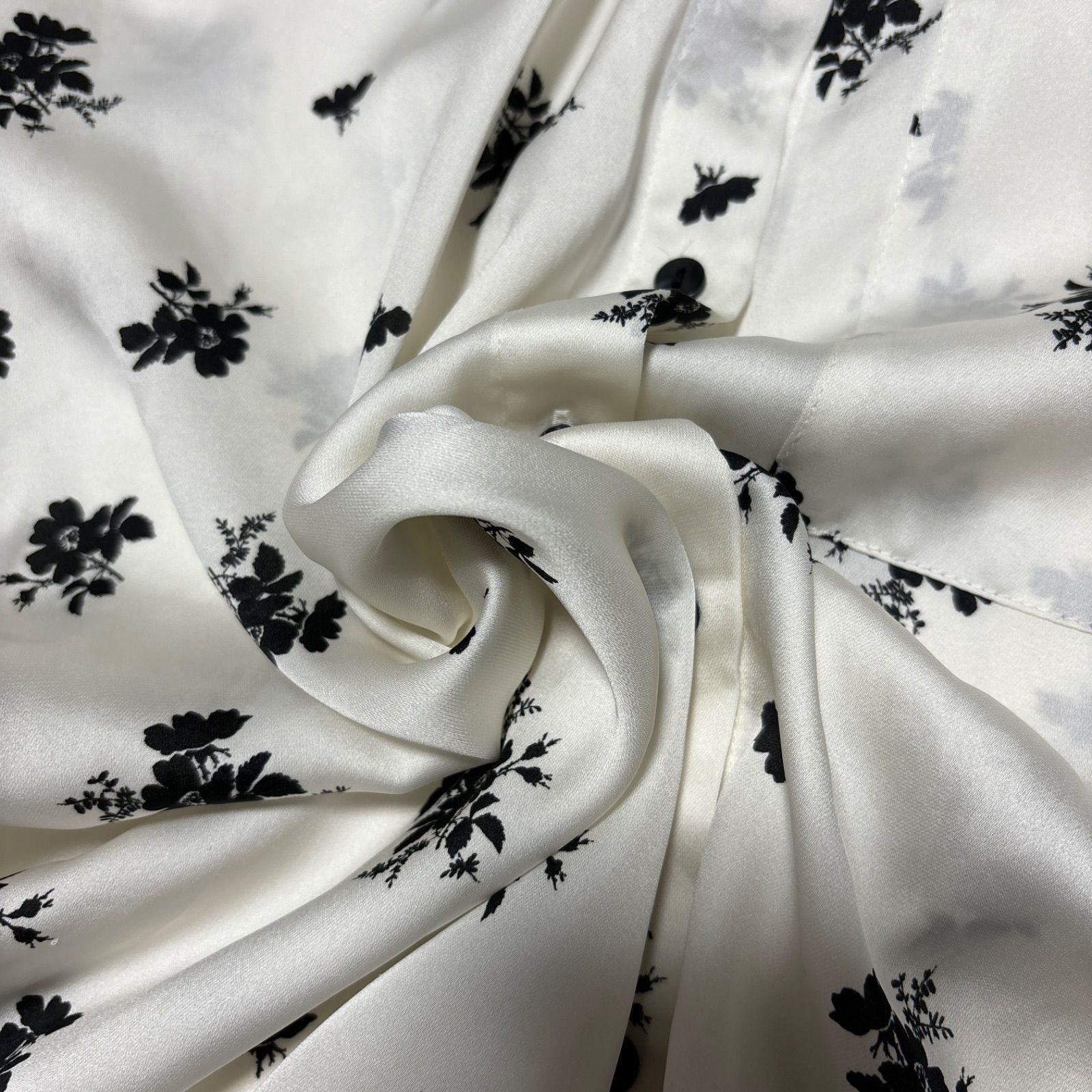 ☆ ZARA ザラ 花柄ブラウス モノクロ モノトーン フラワー 花柄 シャツ 