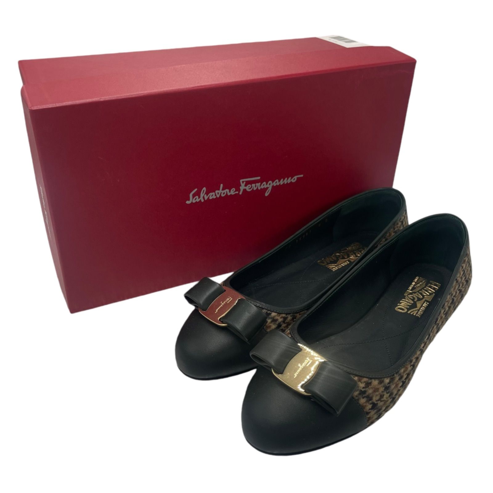 ferragamo VARA ヴァラ パンプスチェック ferragamo VARA ヴァラ パンプスチェック