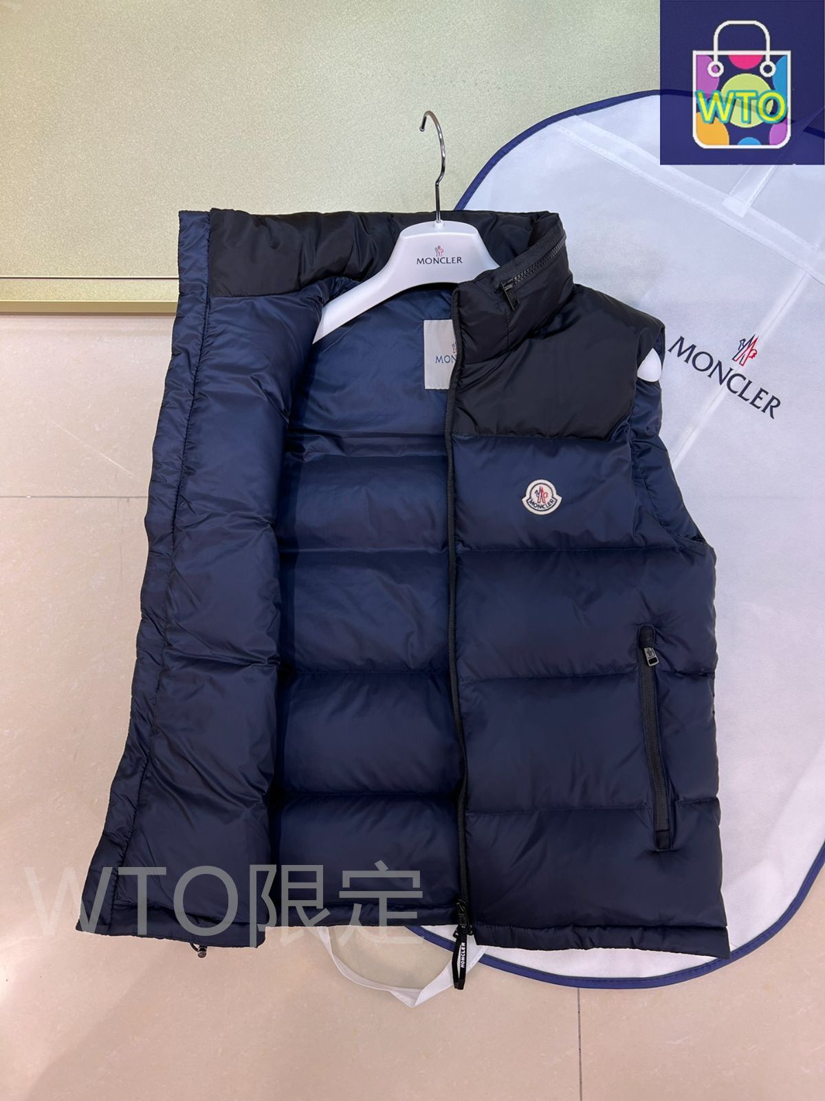 超希少！MONCLER モンクレール ダウンベスト　青タグ　キルティング MONCLERモンクレール 濃い青色 新しいクラシックベスト｜本日