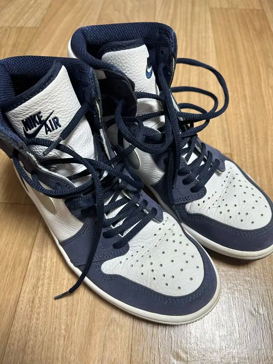 【雷市場（ポンジャン）商品韓国直送】 NIKE(ナイキ) ジョーダン 1 コンセプトジャパン ミッドナイトネイビー 260
