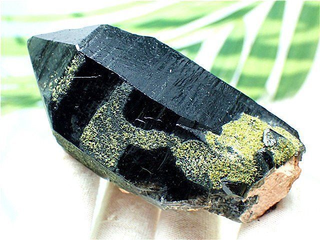 チベット産天然モリオン(黒水晶）原石YTB85C3/71C19C - メルカリ