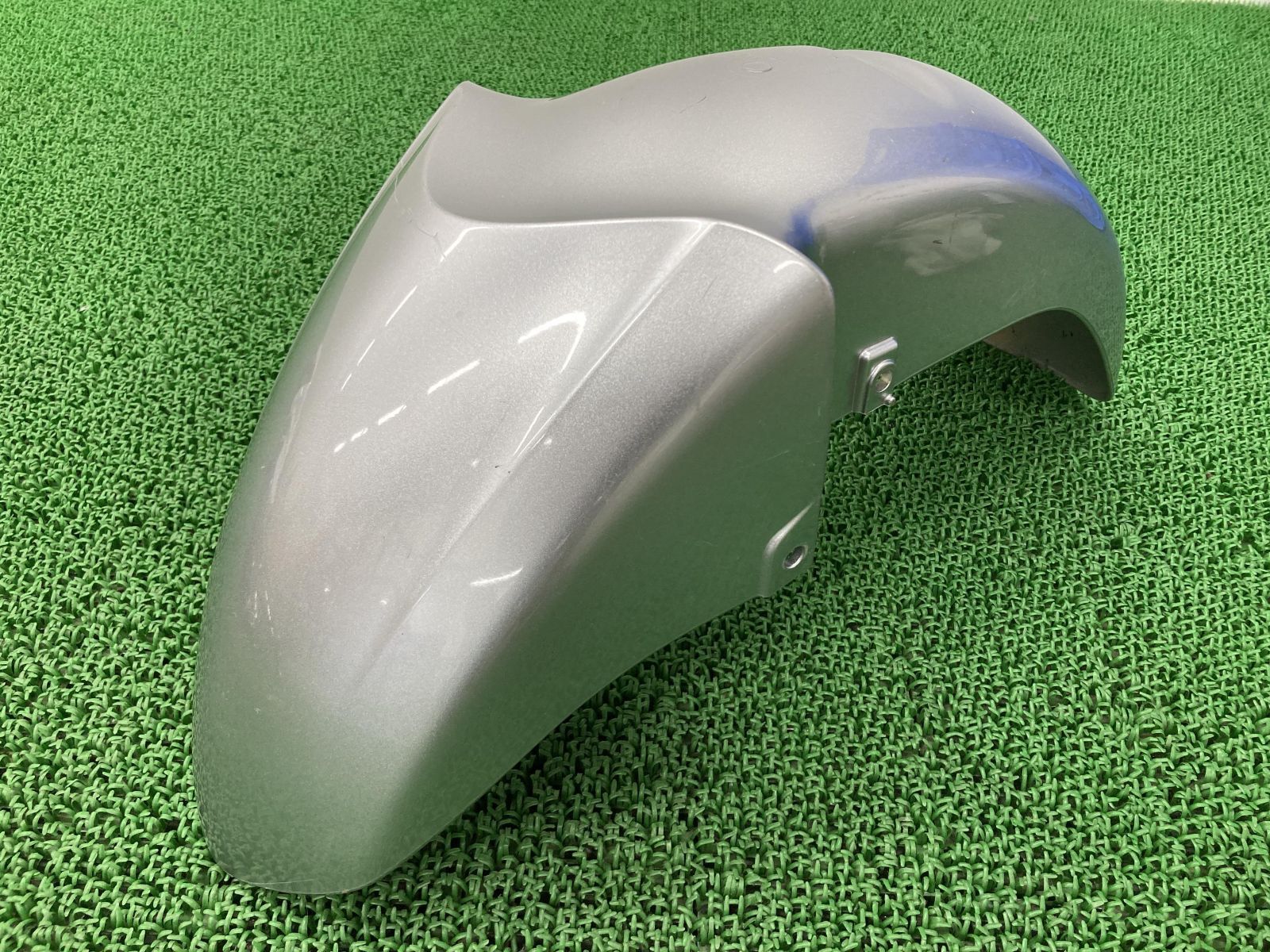 フォルツァ フロントフェンダー 銀 KVZ ホンダ 純正 中古 バイク 部品 MF10 割れ欠け無し 品薄 希少品 車検 Genuine